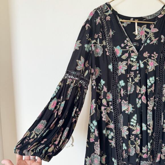 Free People Just the Two of Us Boho Crochet Lace Black and Pink Floral Tunic S - Picture 6 of 12